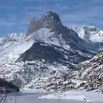 Valle De Izas Hotel