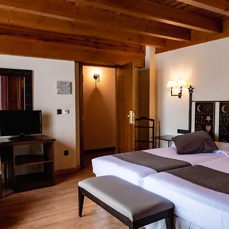 Valle De Izas Szálloda 3*