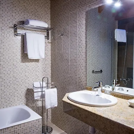 Valle De Izas Hotel 3*