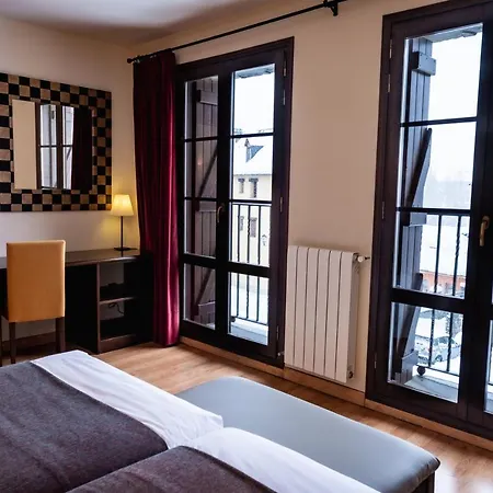 Valle De Izas Hotel 3*