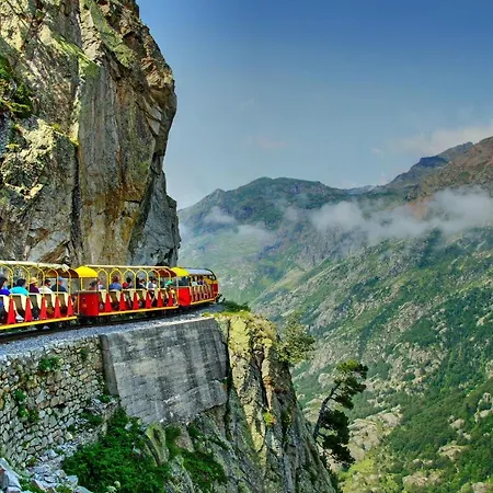 Valle De Izas Szálloda