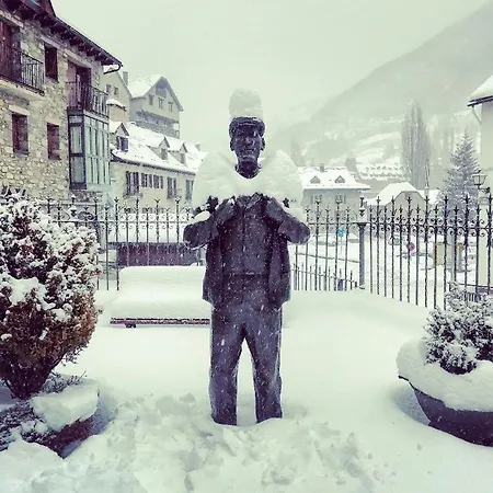 Valle De Izas Szálloda Sallent de Gállego