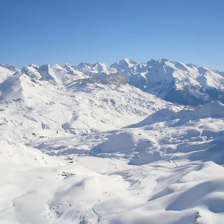 Valle De Izas 3*