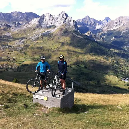 Valle De Izas Szálloda 3*