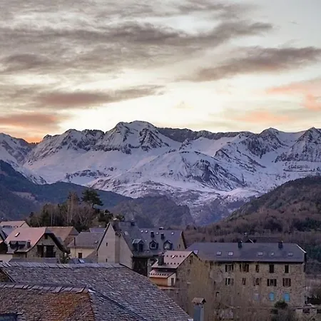 Valle De Izas Szálloda
