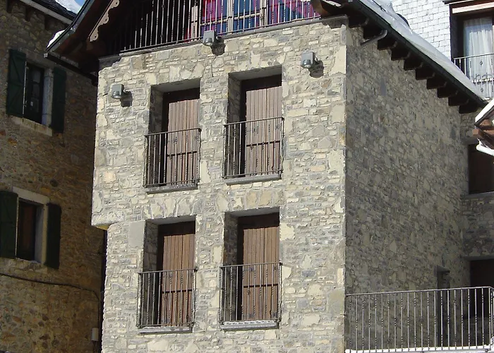 Valle De Izas Otel
