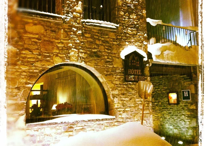 Valle De Izas Otel