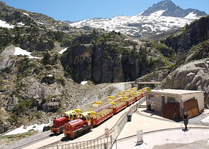 Valle De Izas Otel 3*