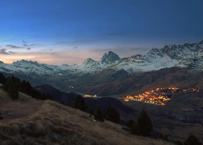 Valle De Izas Otel 3*